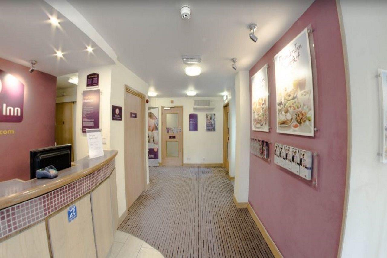 Premier Inn Portsmouth Horndean Exterior photo