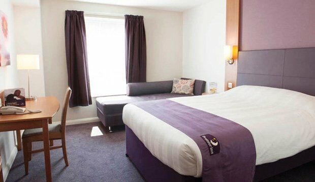 Premier Inn Portsmouth Horndean Exterior photo